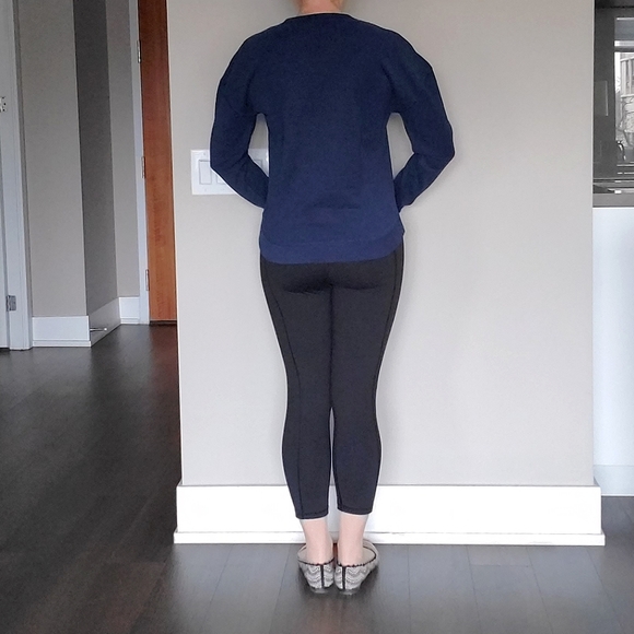 ๐ HOST PICK ๐ Harvard University Cotton Sweatshirt - Picture 9 of 16